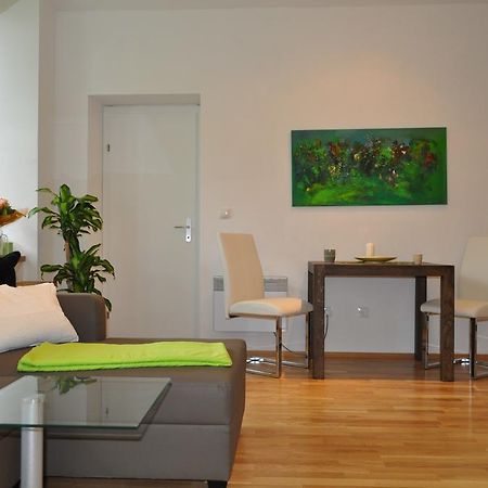 Ferienwohnung Im Univiertel Mit Garten Graz Buitenkant foto
