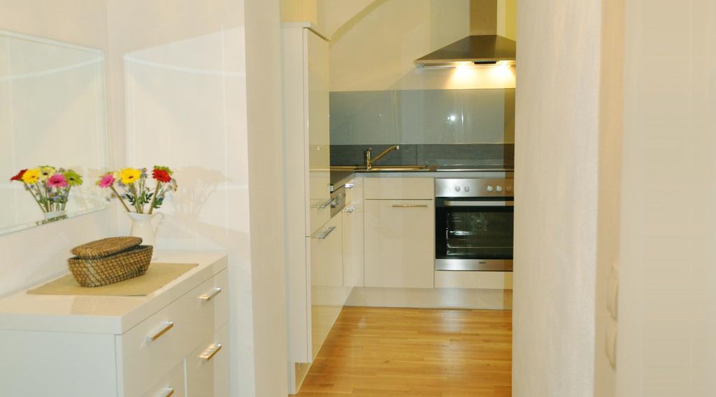 Ferienwohnung Im Univiertel Mit Garten Graz Buitenkant foto